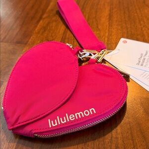 HTF NWT LULULEMON DUAL POUCH WRISTLET FUCHSIA HEART - GREAT VALENTINE'S IDEA!